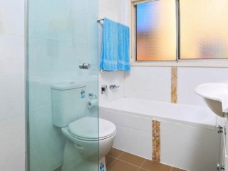 View profile: Easy Stroll to Station & Shopping Centre