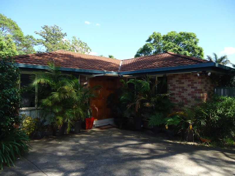 Large 4 Bedrooms, Ducted Air, Walk to Station!