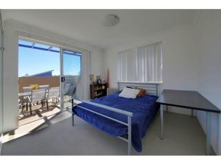 View profile: Ultra Modern Unit 