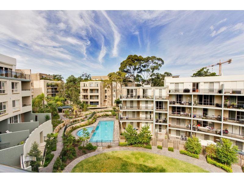 Modern Complex! Minutes from Castle Towers!