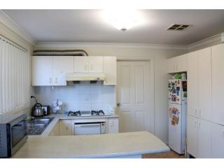 View profile: 3 Bedrooms- Walk to Station!