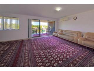 View profile: Huge Modern Unit- Two Bathrooms!