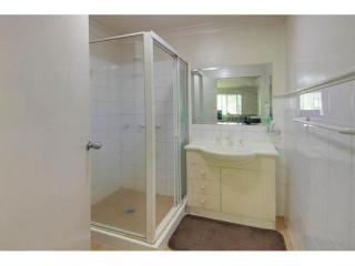 View profile: Huge Modern Unit- Two Bathrooms!