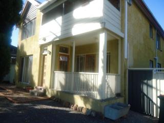 View profile: Walking distance to Toongabbie Station !! Water and Internet Included !!