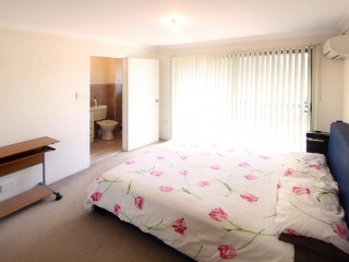 View profile: 2 Bed 2 Bath Next to Station!