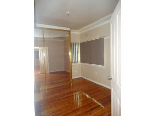 View profile: 3 bedroom home and walk to station!