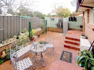 View profile: Gas Cooking & Air Conditioning! Close to Transport!