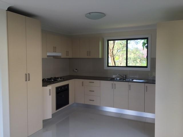 3 Bedroom Granny Flat -Walk to Station